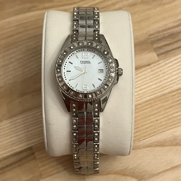 Fossil Ladies Watch Crystals White Dial Stainless Bracelet Date Window NWOT Amazon.com: Fossil Women main image 2